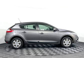 Подержанный автомобиль Renault Megane Hatchback 2012 года (4 фото)