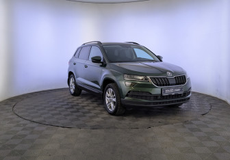 Подержанный автомобиль Skoda Karoq 2021 года (3 фото)