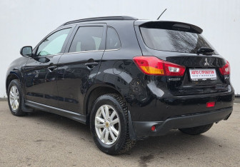 Подержанный автомобиль Mitsubishi ASX 2014 года (7 фото)