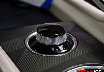 Подержанный автомобиль Zeekr 001 2022 года (17 фото)