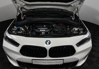 Подержанный автомобиль BMW X2 2020 года (10 фото)