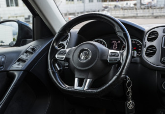 Подержанный автомобиль Volkswagen Tiguan 2016 года (10 фото)