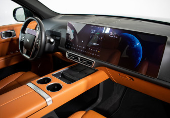 Подержанный автомобиль LiXiang L9 2023 года (15 фото)