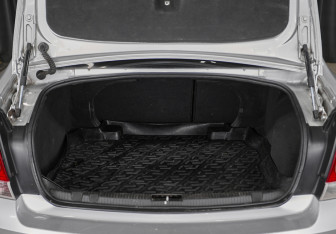 Подержанный автомобиль Opel Astra Sedan 2011 года (6 фото)