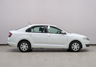Подержанный автомобиль Skoda Rapid Liftback 2019 года (19 фото)