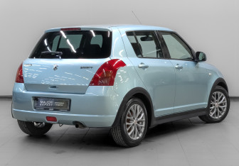 Подержанный автомобиль Suzuki Swift Hatchback 2007 года (5 фото)