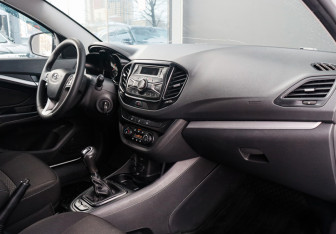 Подержанный автомобиль LADA (ВАЗ) Vesta Wagon 2019 года (9 фото)