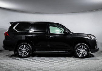 Подержанный автомобиль Lexus LX 2020 года (4 фото)