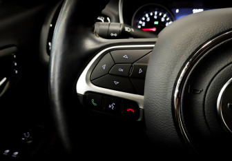 Подержанный автомобиль Jeep Compass 2018 года (27 фото)