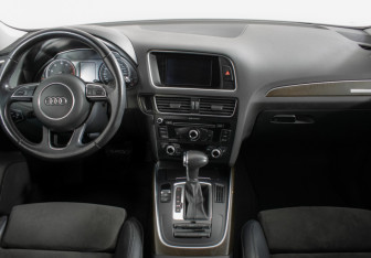 Подержанный автомобиль Audi Q5 2016 года (11 фото)