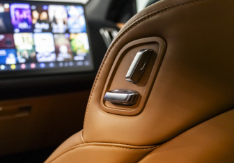 Подержанный автомобиль LiXiang L7 2023 года (17 фото)