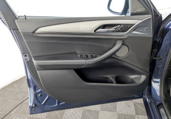 Подержанный автомобиль BMW X4 2019 года (19 фото)