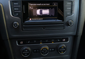 Подержанный автомобиль Volkswagen Golf Hatchback 2014 года (13 фото)