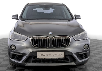 Подержанный автомобиль BMW X1 2016 года (2 фото)