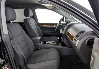 Подержанный автомобиль Volkswagen Touareg 2009 года (24 фото)