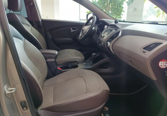 Подержанный автомобиль Hyundai ix35 2011 года (15 фото)