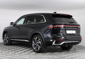 Подержанный автомобиль Geely Monjaro 2023 года (7 фото)