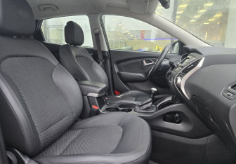 Подержанный автомобиль Hyundai ix35 2012 года (10 фото)