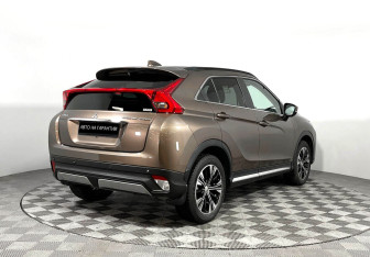 Подержанный автомобиль Mitsubishi Eclipse Cross 2019 года (3 фото)