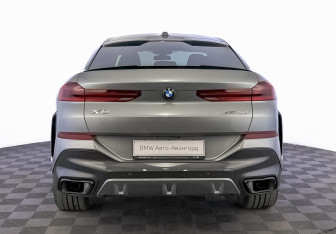 Подержанный автомобиль BMW X6 2025 года (6 фото)