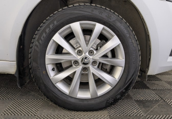 Подержанный автомобиль Skoda Octavia Liftback 2018 года (12 фото)