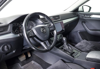 Подержанный автомобиль Skoda Superb Liftback 2017 года (13 фото)