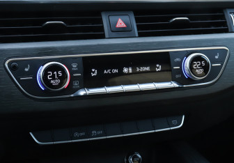 Подержанный автомобиль Audi A4 Sedan 2019 года (21 фото)