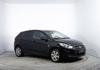Подержанный автомобиль Hyundai Solaris Hatchback 2012 года (3 фото)