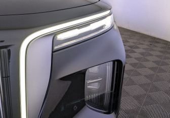 Новый Hongqi E-HS9 2021 (16 фото)