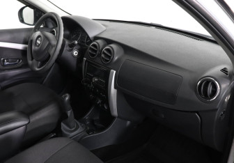 Подержанный автомобиль Nissan Almera Sedan 2016 года (10 фото)