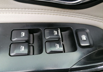 Подержанный автомобиль Kia Ceed Hatchback 2013 года (15 фото)