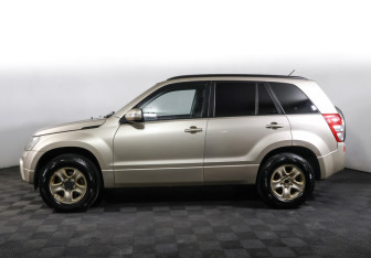 Подержанный автомобиль Suzuki Grand Vitara 2010 года (8 фото)