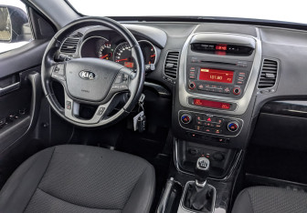 Подержанный автомобиль Kia Sorento 2018 года (29 фото)