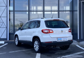 Подержанный автомобиль Volkswagen Tiguan 2010 года (7 фото)