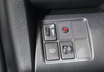 Подержанный автомобиль Toyota RAV4 2007 года (13 фото)