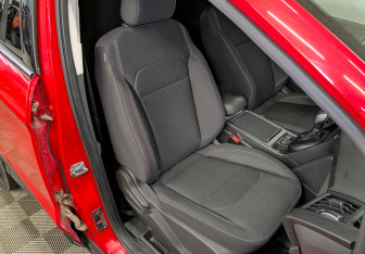 Подержанный автомобиль Ford Kuga 2017 года (23 фото)