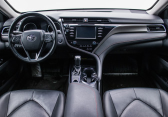 Подержанный автомобиль Toyota Camry Sedan 2020 года (13 фото)
