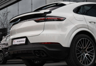 Подержанный автомобиль Porsche Cayenne 2020 года (9 фото)