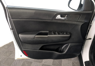 Подержанный автомобиль Kia Sportage 2021 года (19 фото)