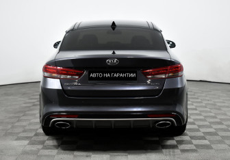 Подержанный автомобиль Kia Optima Sedan 2017 года (6 фото)