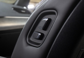 Подержанный автомобиль Geely Tugella 2022 года (27 фото)