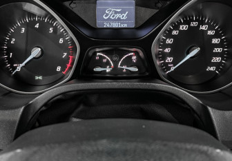 Подержанный автомобиль Ford Focus Hatchback 2011 года (21 фото)