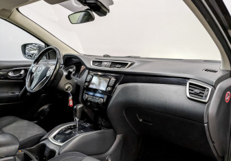 Подержанный автомобиль Nissan Qashqai 2014 года (10 фото)