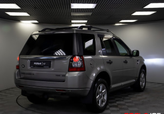 Подержанный автомобиль Land Rover Freelander 2010 года (24 фото)