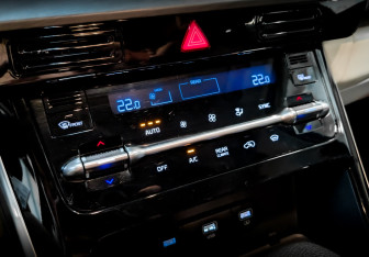 Подержанный автомобиль Kia Carnival 2021 года (24 фото)