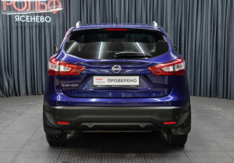 Подержанный автомобиль Nissan Qashqai 2014 года (6 фото)