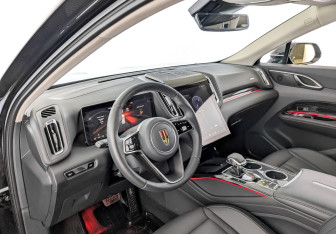 Подержанный автомобиль Hongqi HS3 2024 года (16 фото)