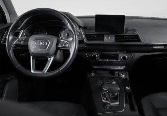 Подержанный автомобиль Audi Q5 2019 года (12 фото)
