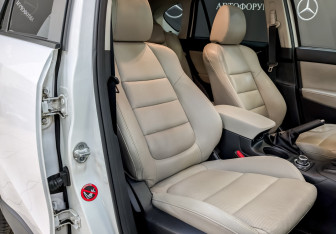 Подержанный автомобиль Mazda CX-5 2012 года (23 фото)