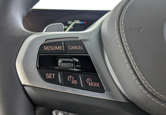 Подержанный автомобиль BMW X6 2025 года (23 фото)